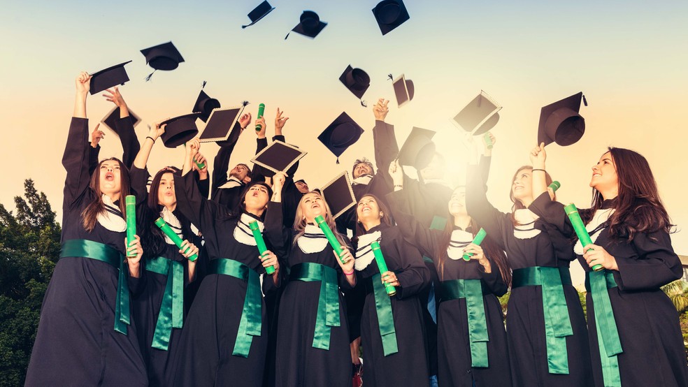 Profissionais com diploma de graduação no Brasil ganham 2,5 vezes mais do que alguém com ensino médio apenas — Foto: Ector Gervasoni