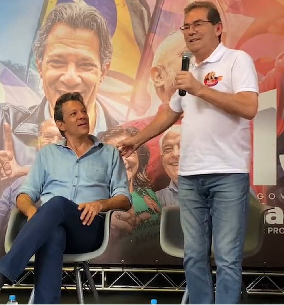 Fernando Haddad (PT) ao lado do deputado Paulo Pereira da Silva, o Paulinho da Força, do Solidariedade, em evento de apoio nesta quinta-feira (6). — Foto: Reprodução/Redes Sociais 