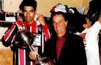 São Paulo busca marca histórica com 100 vitórias na Libertadores contra Talleres.