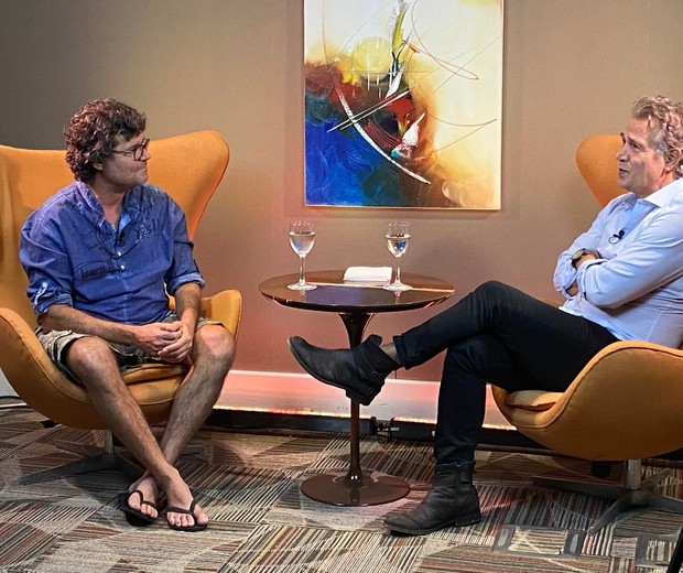 Felipe Camargo é entrevistado por Nelson Freitas (Foto: Tiago Mantovani/Divulgação)
