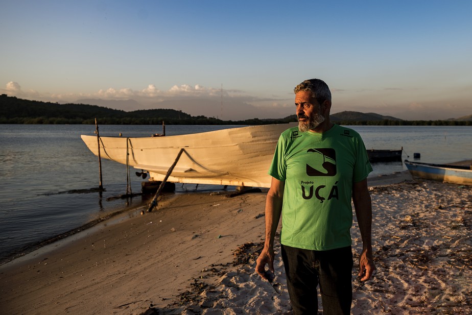 Biológo Pedro Belga em seu habitat natural, a Baía de Guanabara