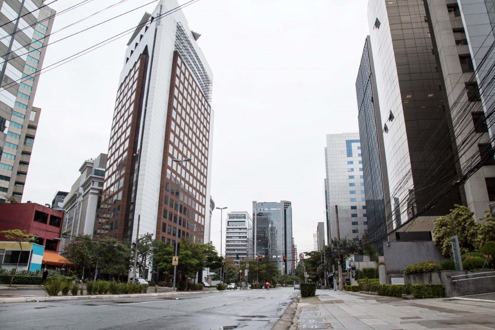 Prédios de escritórios na Vila Olímpia, em São Paulo; consultoria projetam aumento da taxa de vacância de imóveis corporativos. — Foto:  Flávio Shimoda/Futura Press/Estadão Conteúdo