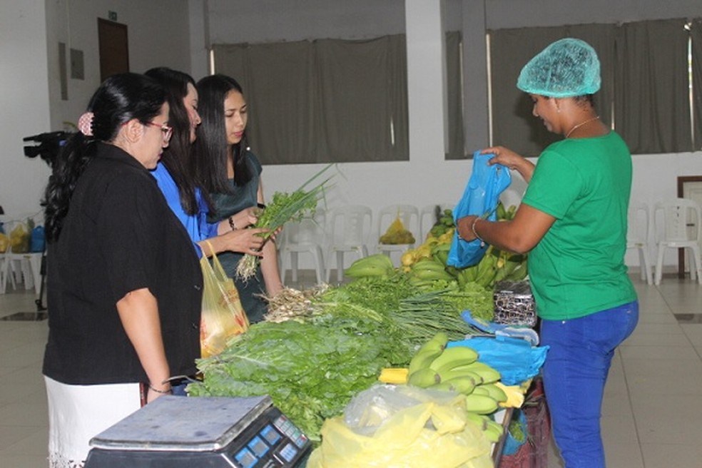 Cestas com produtos da agricultura familiar são vendidas por meio de projeto da Ufopa — Foto: Lenne Santos/Ascom Ufopa