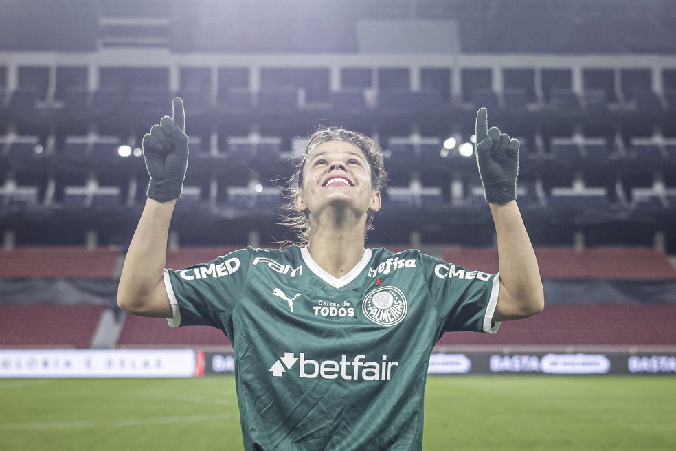 Day Silva se emocionou ao lembrar da mãe após anotar o primeiro gol pelo Palmeiras — Foto: Staff Images Woman / CONMEBOL