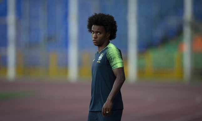 Willian durante treino da seleção na véspera das quartas de final