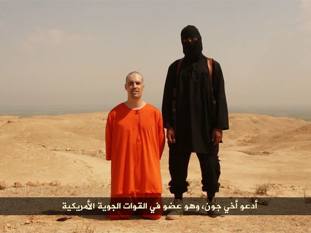 Imagem do vídeo divulgado na internet que mostra a suposta decapitação de Jame Foley (Foto: Reprodução/Archive.org)