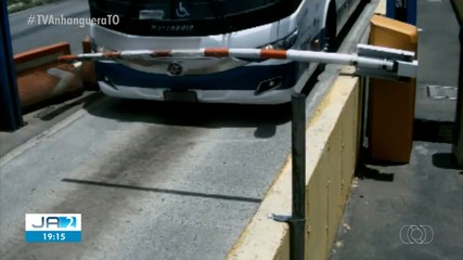 Motoristas quase quebram cancelas para não pagar pedágio na BR-153