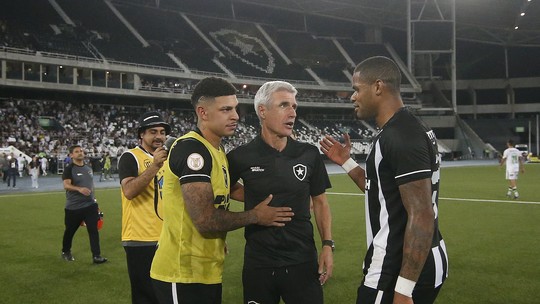 Análise: Líder isolado, Botafogo mostra repertório sem Tiquinho e 'passa' em tese de Pep Guardiola