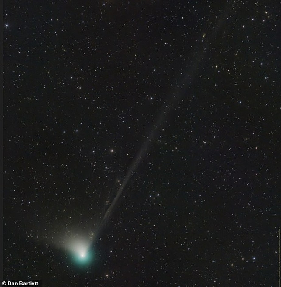 O cometa C/2022 E3 (ZTF) em imagem da NASA.