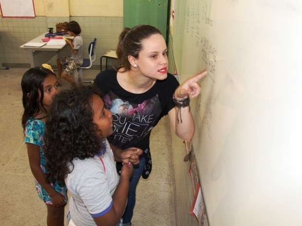 Professora com 2% de visão dá lição de vida em sala de aula (Foto: Marcos Fernandez/ Prefeitura de Vila Velha)
