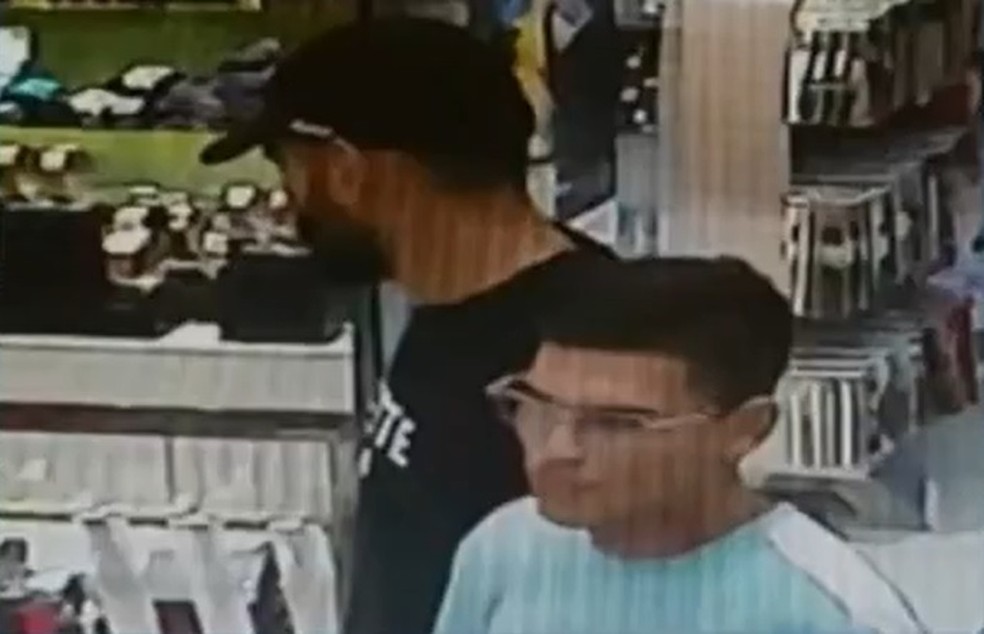 Criminosos assaltam joalheria em shopping em Maracanaú, na Grande Fortaleza — Foto: Reprodução