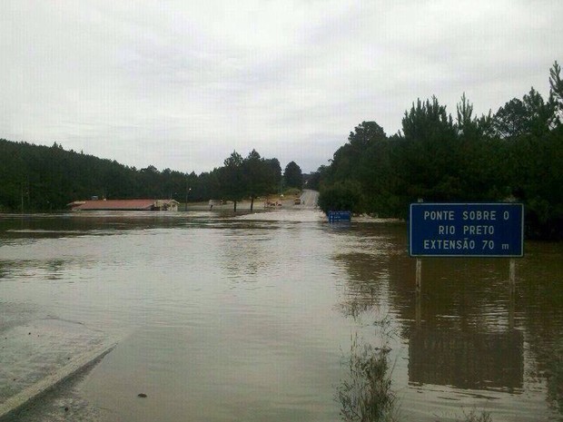 Ponte da BR 280 também é interditada