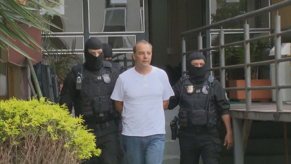 Sérgio Cabral, quando foi preso na Operação Lava-Jato em 2016 — Foto: Reprodução/TV Globo 