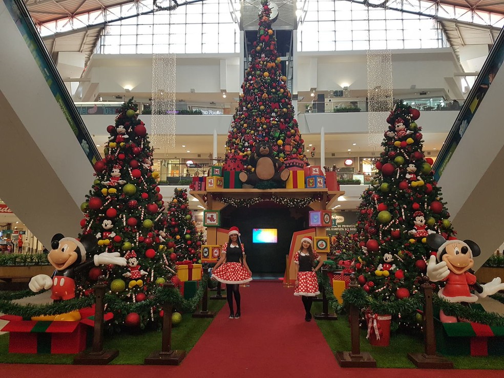 Decoracoes Variadas Fotos Gratis Com Papai Noel E Presepio Do Pipiripau Sao Atracoes No Natal Em Bh Minas Gerais G1