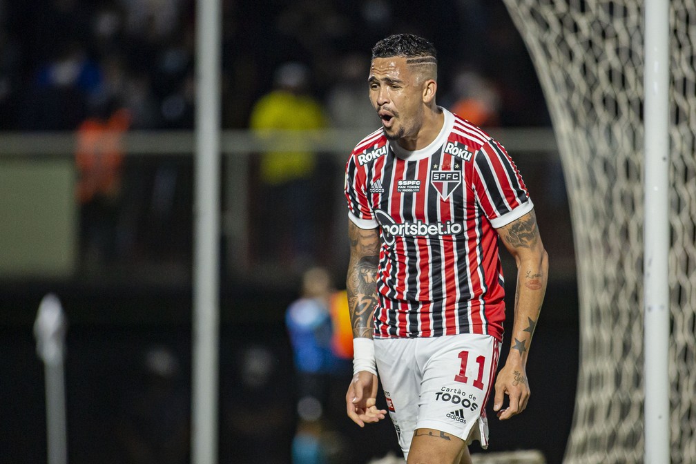 Luciano lamenta gol perdido por Pablo no primeiro tempo do duelo em Bragança Paulista — Foto: Diogo Reis/Agif