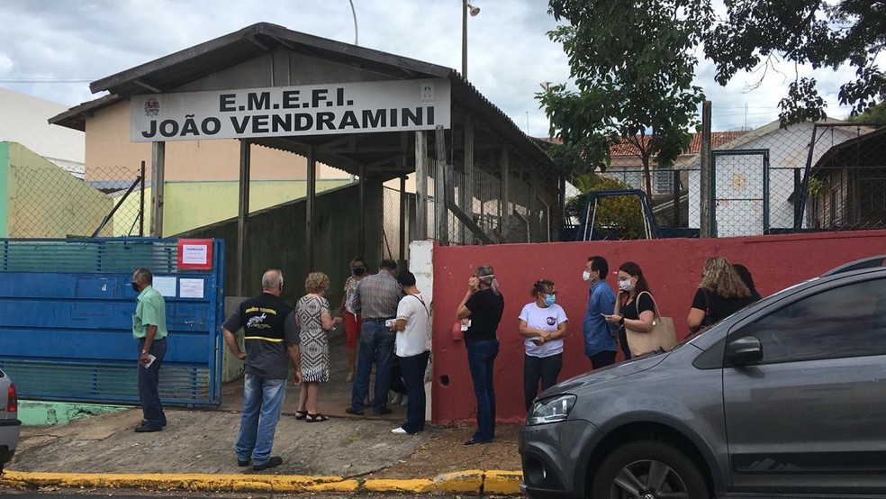 Mais de 1,4 mil idosos com mais de 80 anos já foram vacinados contra a Covid-19 em Dracena — Foto: Carlos Volpi/TV Fronteira