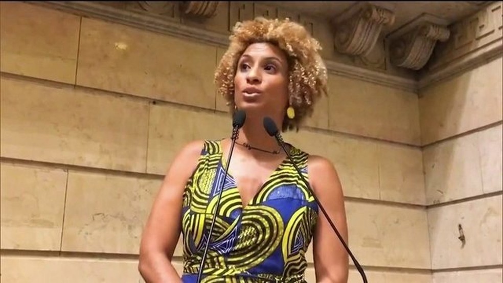 Marielle Franco tinha 38 anos e foi a quinta mais votada nas eleições de 2016 — Foto: Reprodução/JN