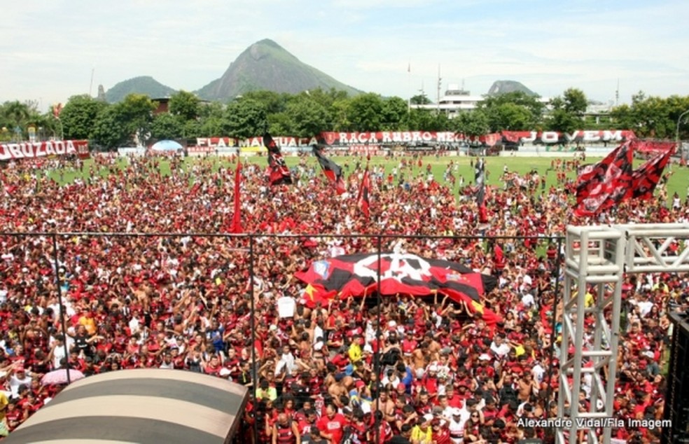 Festa para receber Ronaldinho na Gávea — Foto: Alexandre Vidal/Flamengo