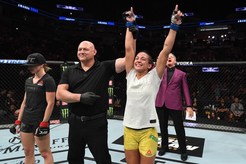 Amanda Ribas estreou com vitória ao bater Emily Whitmire no UFC Minneapolis — Foto: Getty Images