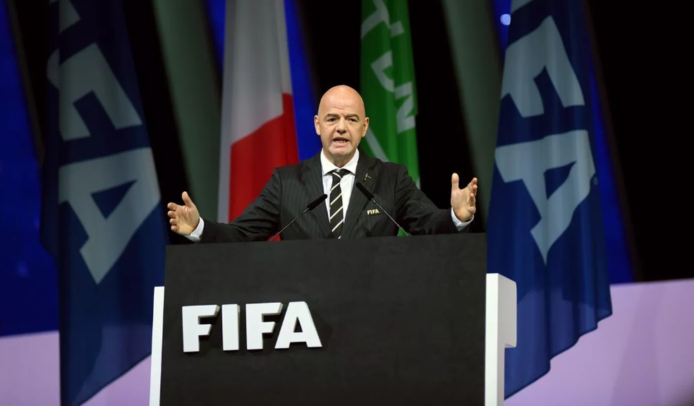 Gianni Infantino, presidente da Fifa: entidade enviará ajuda para federações em breve — Foto: Getty Images