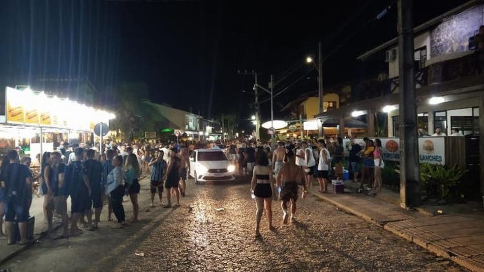 Imagens flagraram aglomeração em Garopaba — Foto: Foto: Divulgação