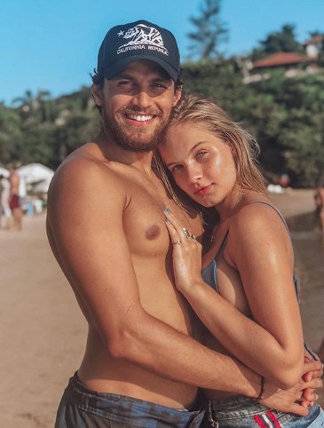 Valentina Bluc e o namorado, Tiago Marques (Foto: Reprodução Instagram)