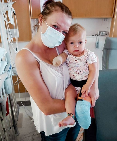 A estrela de reality show norte-americana Maddie Brown Bush com a filha (Foto: Instagram)