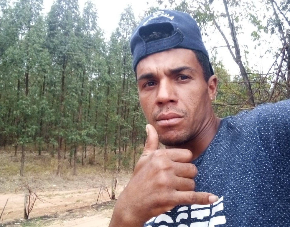 Vítima de homicídio foi identificada como Rafael Rodrigo Miranda Berton — Foto: Facebook/ reprodução