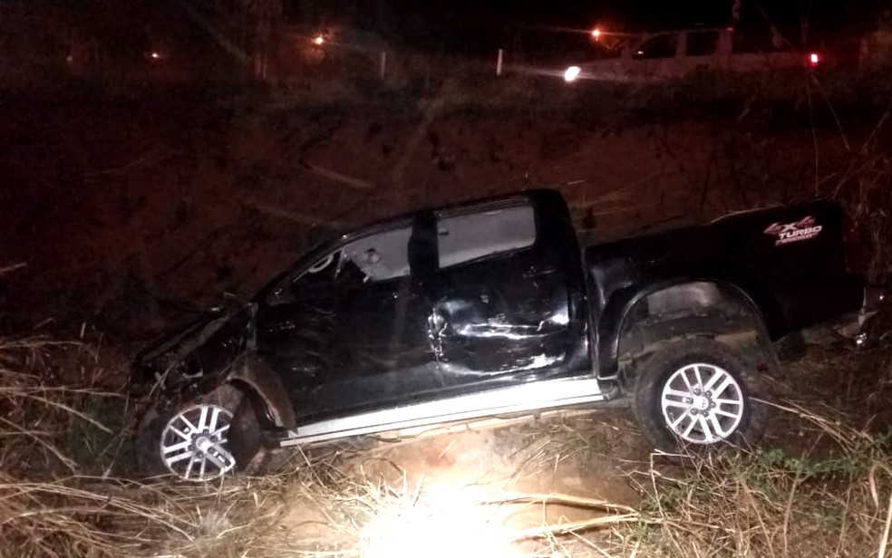 Caminhonete se envolve em acidente na BR-414, em Anápolis, Goiás (Foto: Divulgação/ PRF)