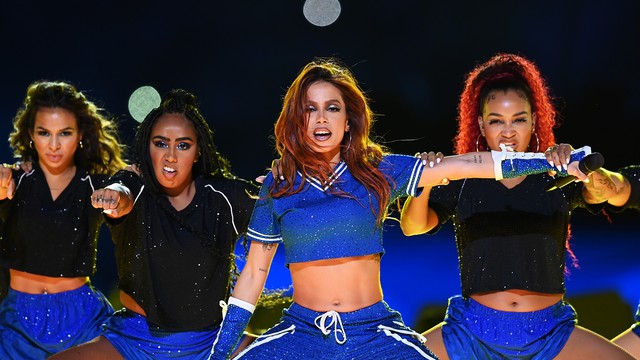 Anitta em show de abertura da final da Champions League 2022/23