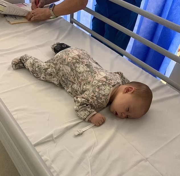 Bebê de seis meses caiu do trocador e fraturou o crânio (Foto: Reprodução/Instagram)