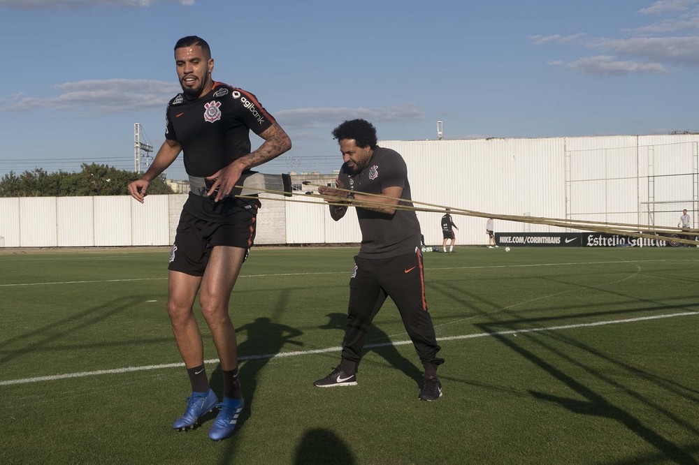 Jonathas alega problemas pessoais e físicos, e mira reviravolta no Corinthians
