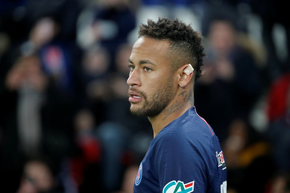 Neymar, do PSG, em ação contra o Strasbourg — Foto: REUTERS/Charles Platiau