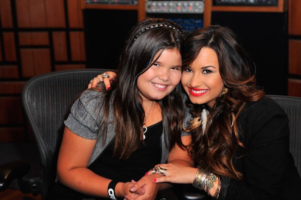 A cantora Demi Lovato com a irmã mais nova (Foto: Getty Images)