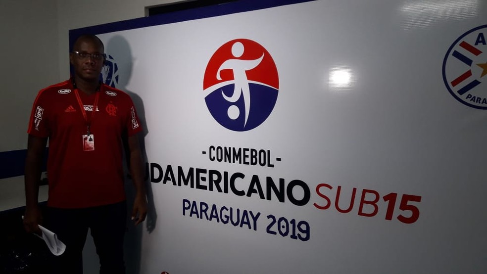 Observador técnico do Flamengo, Thiago Melo monitora Sul-Americano Sub-15 no Paraguai — Foto: Divulgação