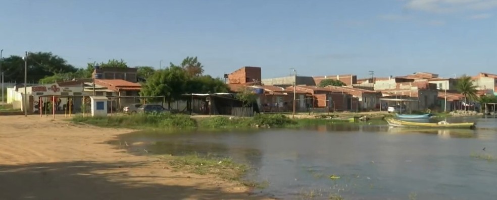 Região ribeirinha pode ser afetada por vazão de barragem — Foto: Reprodução/TV Bahia