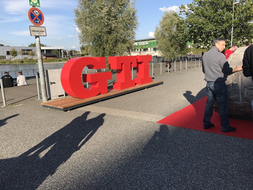 Volkswagen promove evento para celebrar o Golf GTI em sua sede, na cidade alemã de Wolfsburg (Foto: André Paixão/G1)