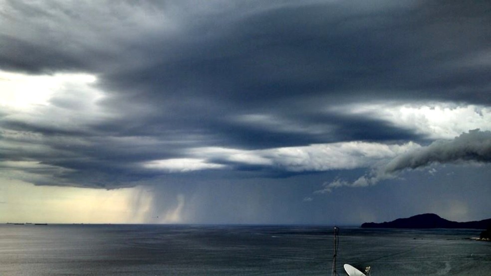 Defesa Civil emite alerta para chuvas fortes no litoral de SP — Foto: Ivair Vieira Jr/g1