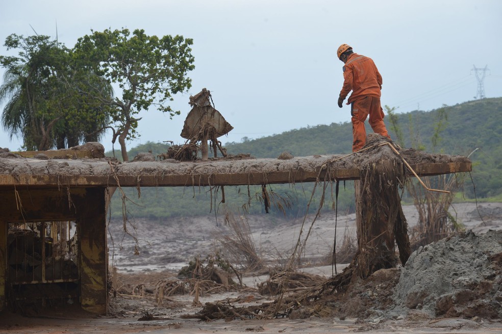 O rompimento de uma barragem de rejeitos de minério da Samarco em Mariana (MG) causou a morte de 19 pessoas — Foto: Arquivo/Agência Brasil