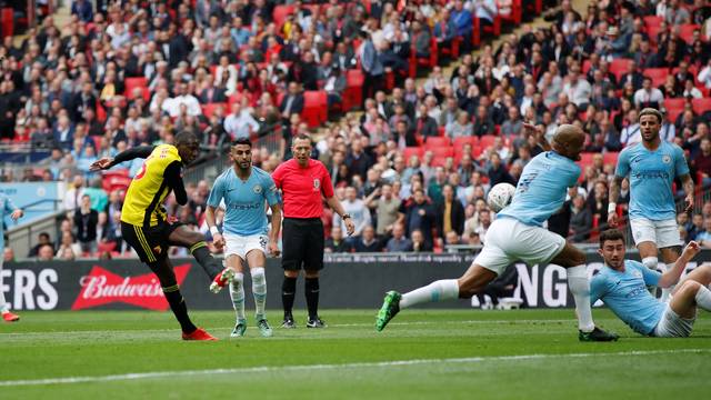  Kompany e Abdoulaye Doucoure Manchester City v Watford