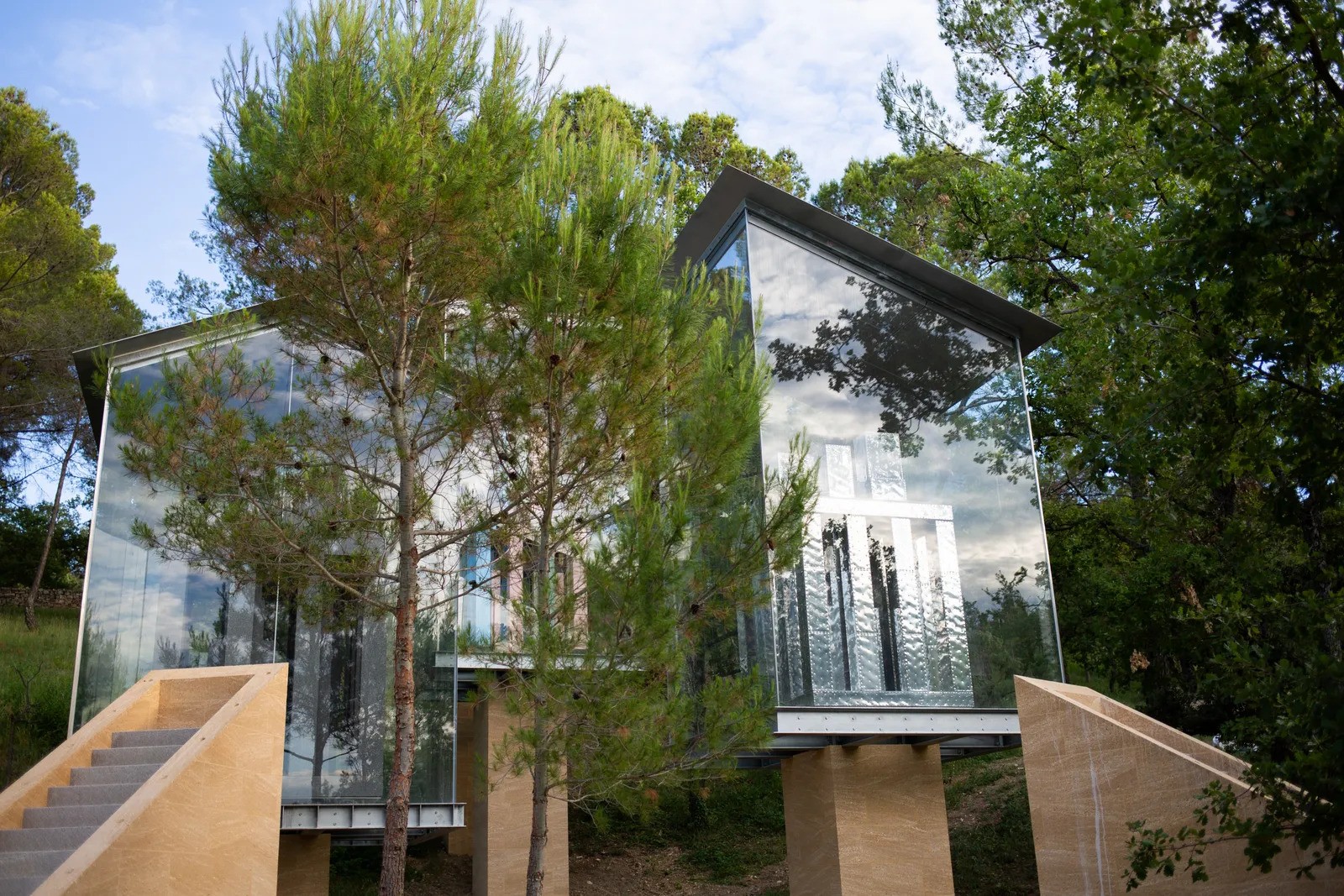 O último projeto de Oscar Niemeyer finalmente encontra um lar em Aix-en-Provence, França (Foto: Reprodução)