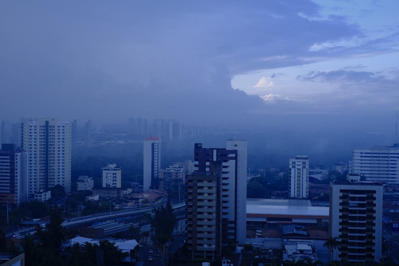 Nuvens grandes, densas e escuras provocam rajadas de vento no Ceará; entenda o fenômeno thumbnail