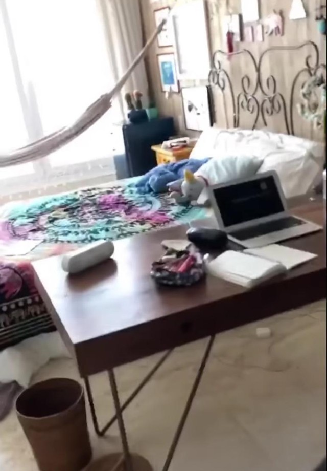 Giulia Costa faz tour pelo quarto em vídeo (Foto: Reprodução/Instagram)