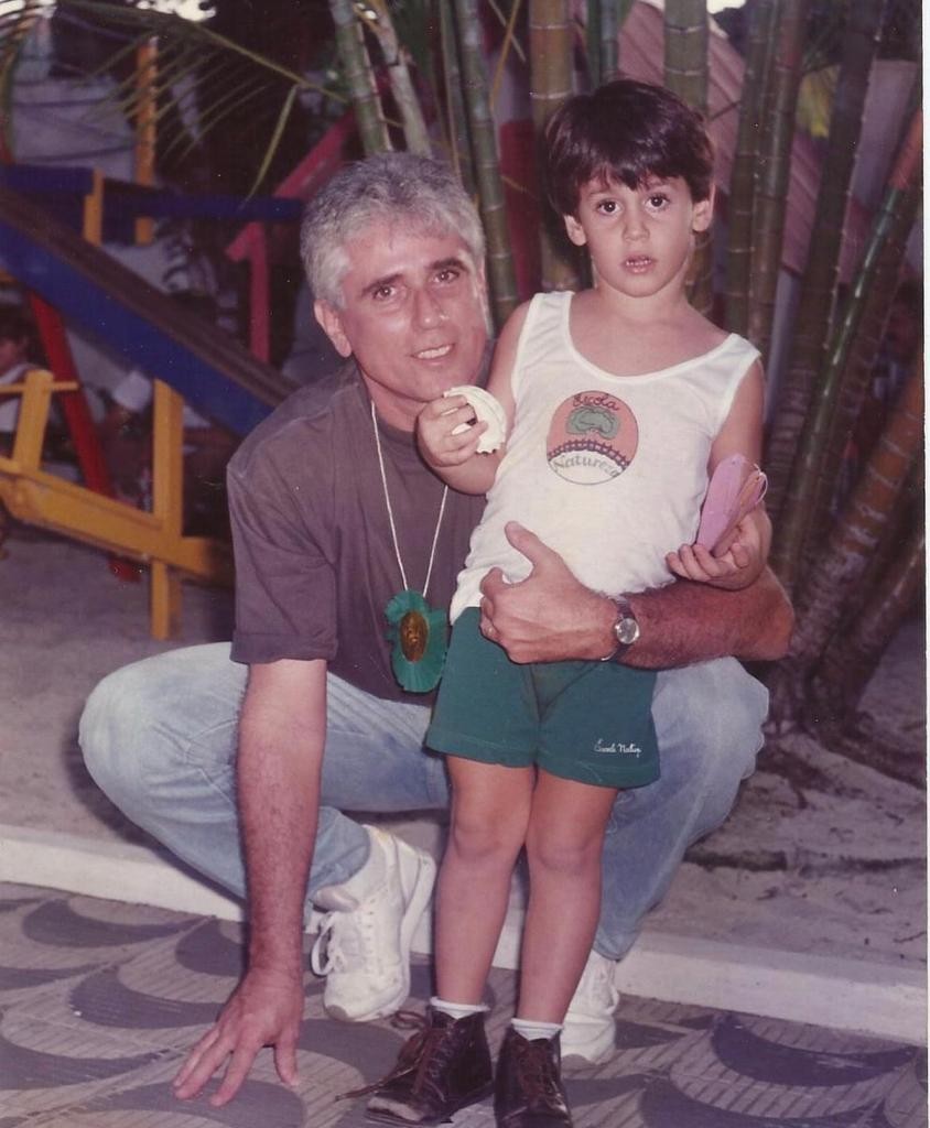 O lutador Cara de Sapato com o pai — Foto: Reprodução