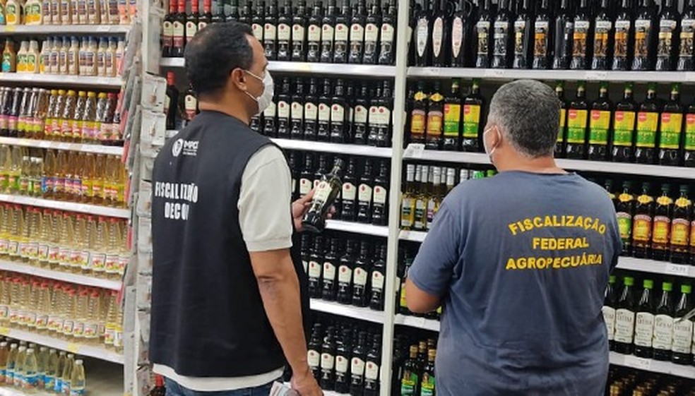 8 mil litros de azeite de oliva são apreendidos por suspeita de  irregularidades durante fiscalização na Grande Fortaleza | Ceará | G1