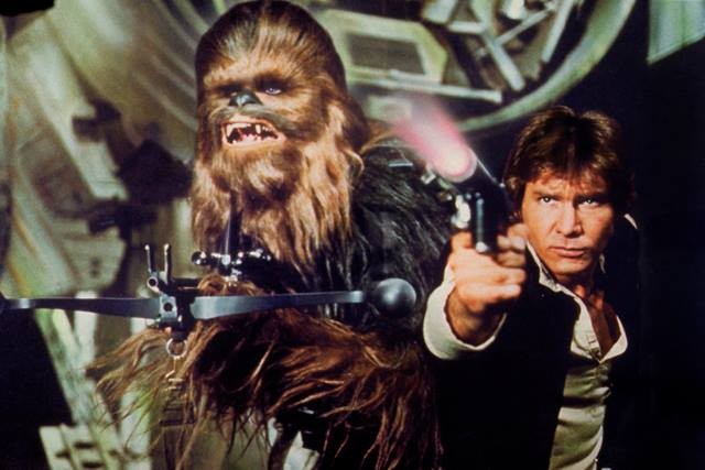O ator britânico Peter Mayhew interpreta Chewbacca nos filmes de "Star Wars" (Foto: Facebook / Star Wars )