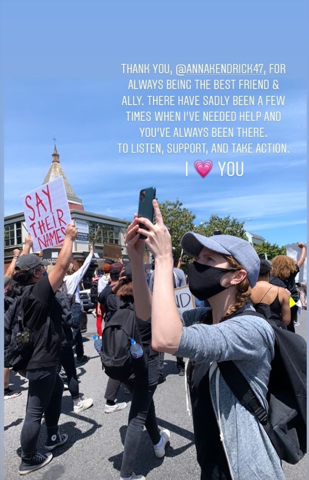 Anna Kendrick em protesto contra o raciso nos EUA — Foto: Reprodução / Instagram
