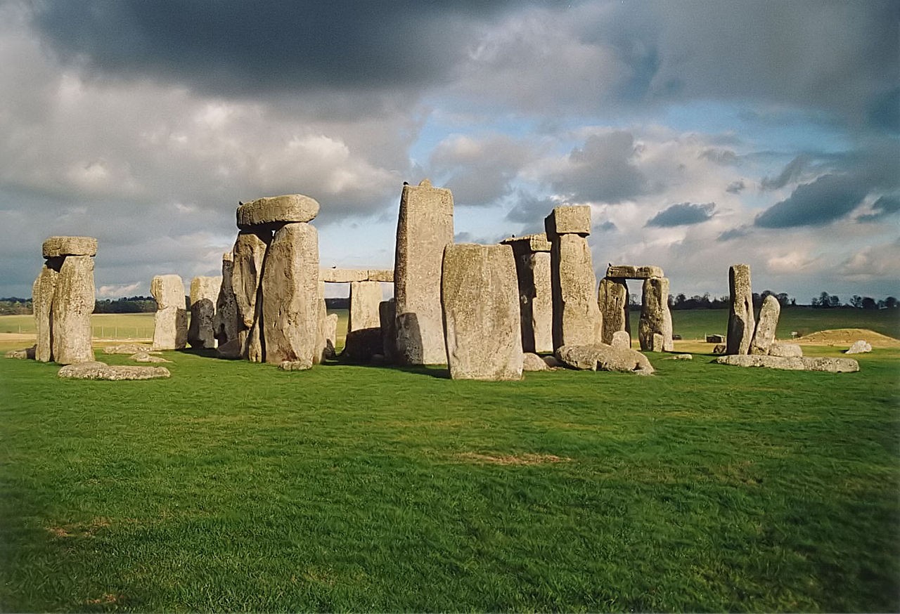 Monumento pré-histórico Stonehenge, localizado em Wiltshire, na Inglaterra  (Foto: Wikimedia Commons )