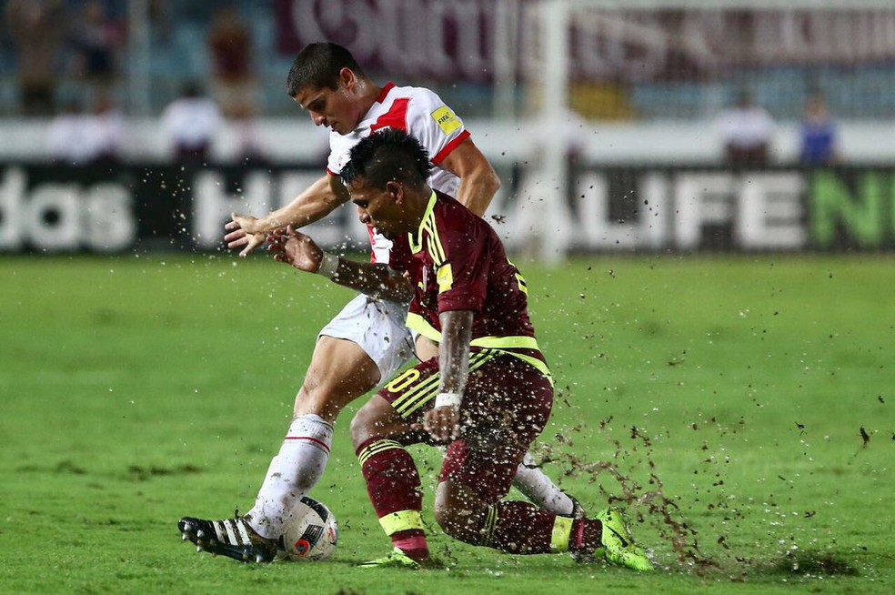 Otero entra em pré-lista da Venezuela para as Eliminatórias e pode desfalcar o Timão