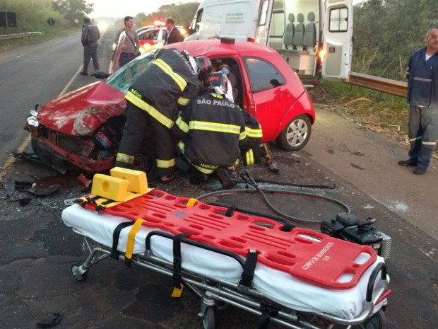 Vítima foi resgatada pelo Corpo de Bombeiros (Foto: Corpo de Bombeiros/Divulgação)